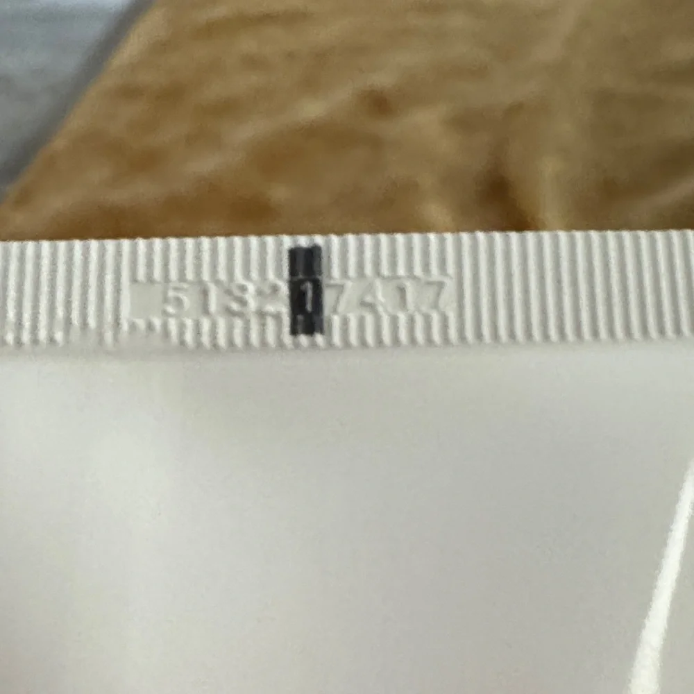 La Prairie Foam Cleanser - Cream and White NWOB - Picture 4 of 4